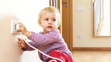 المحافظة على أمان سلامة الأطفال في المنزل